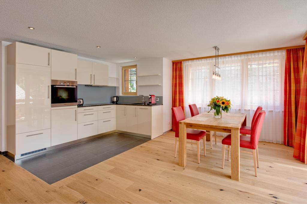 Jaegerhof Serviced Apartements Цермат Стая снимка