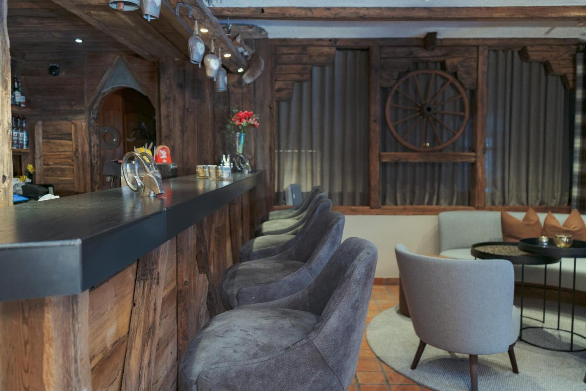 Jaegerhof Serviced Apartements Цермат Екстериор снимка
