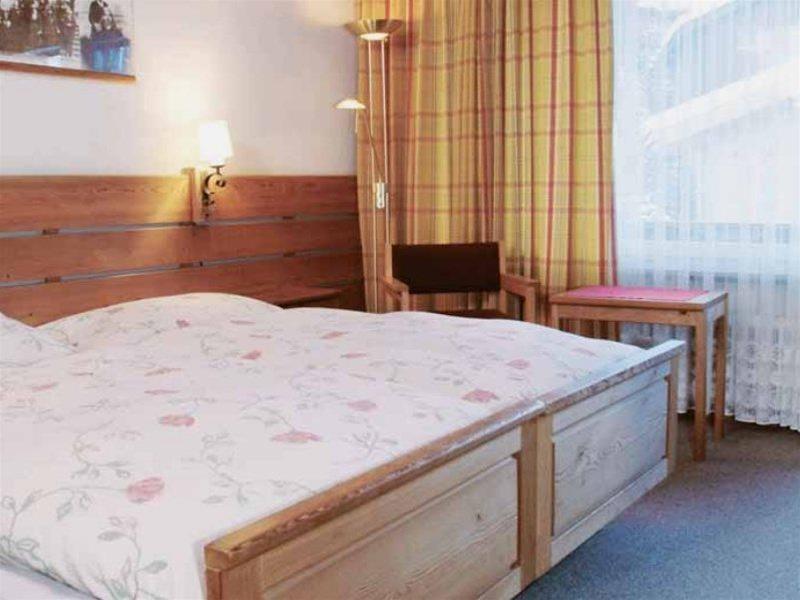 Jaegerhof Serviced Apartements Цермат Екстериор снимка