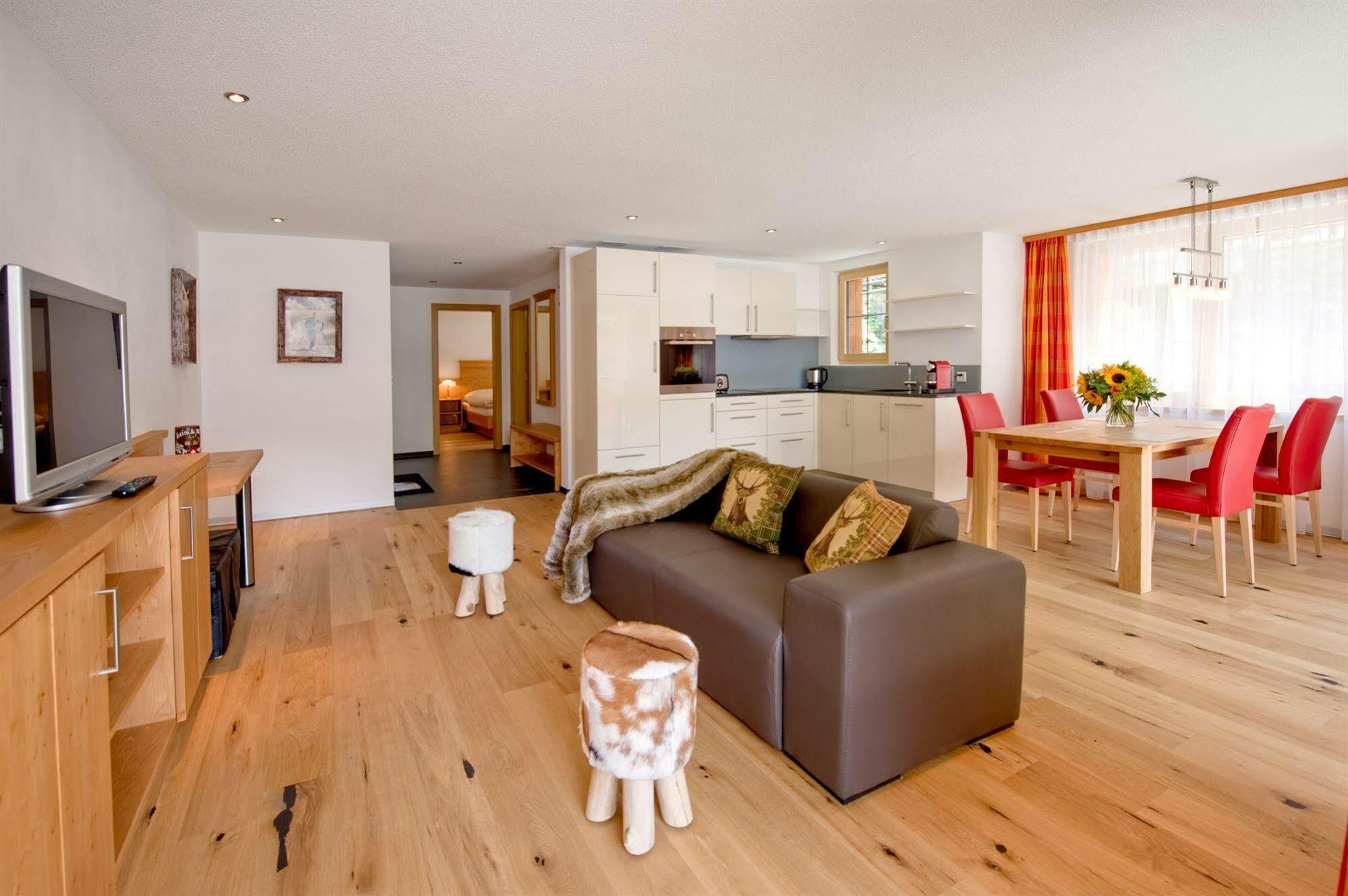 Jaegerhof Serviced Apartements Цермат Екстериор снимка