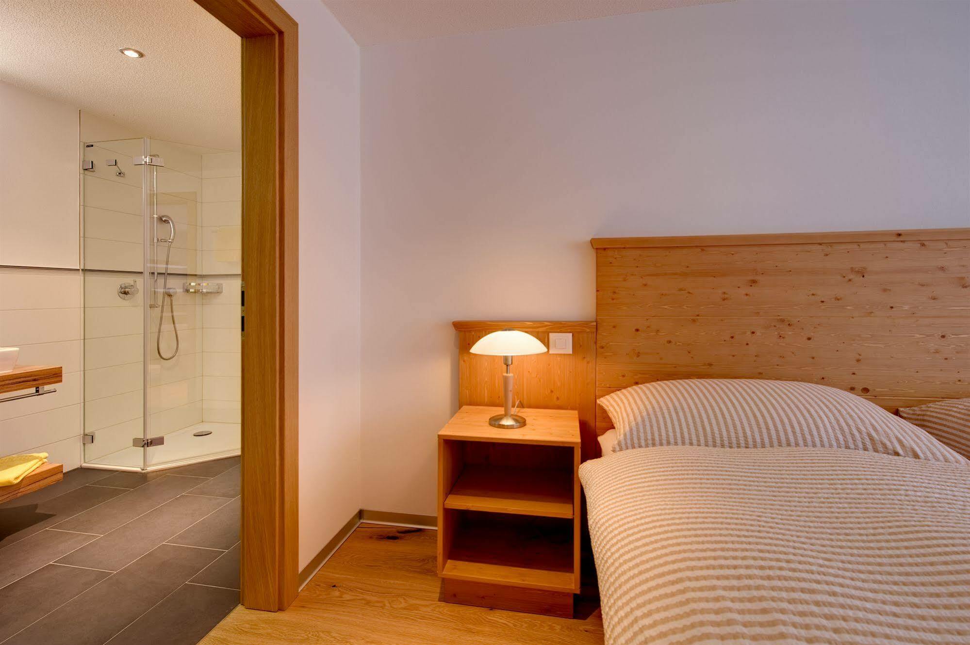 Jaegerhof Serviced Apartements Цермат Екстериор снимка