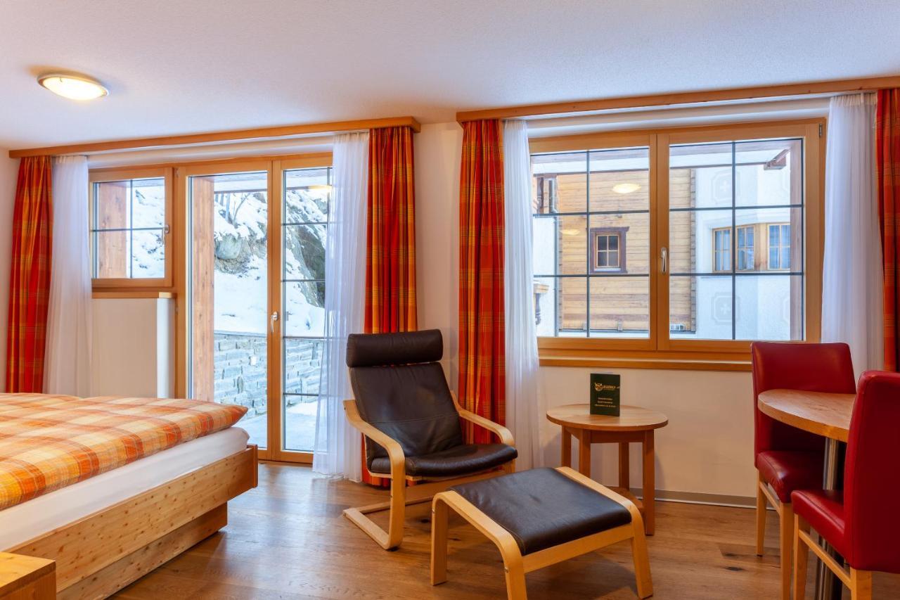 Jaegerhof Serviced Apartements Цермат Екстериор снимка